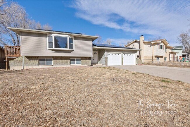 Building Photo - CHARMING 5BD/3BA NEAR FT CARSON - Deposit Waiver Available