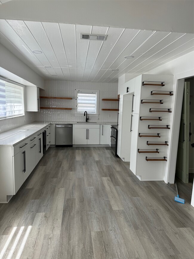 Building Photo - 14007 Dominique Dr