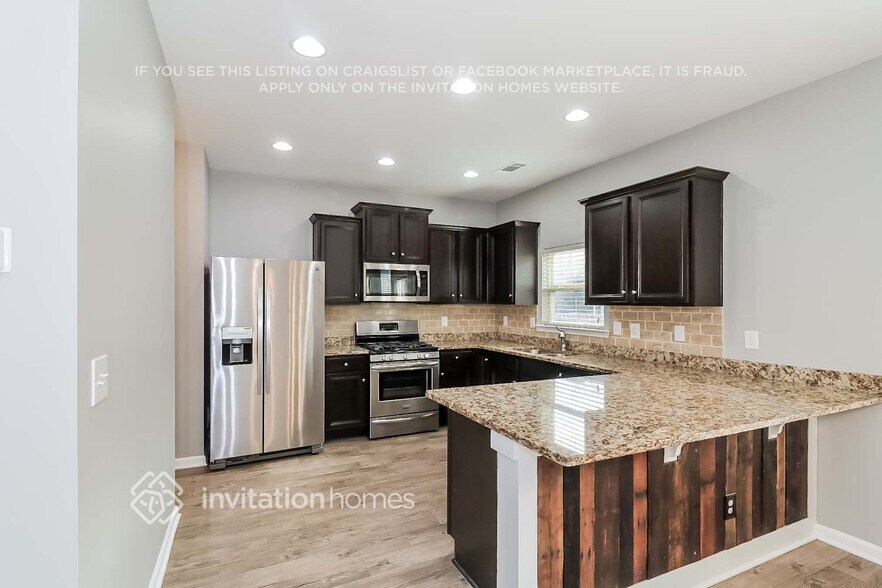 Building Photo - 323 Parc Crossing