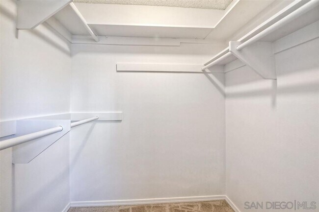 Building Photo - Move-In Ready 3 Bedroom Home with Bonus Ro...