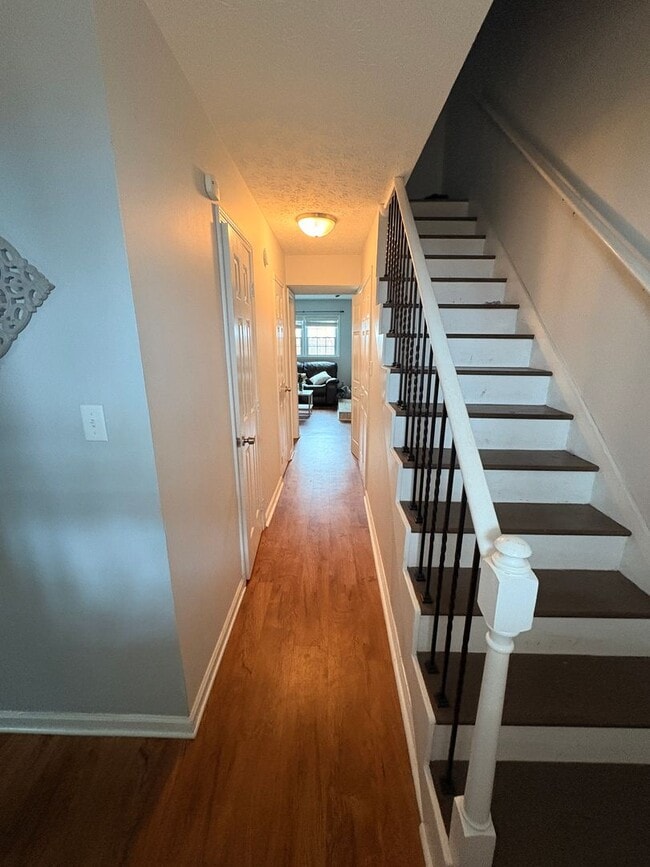 Building Photo - JAMESTOWN #30 | 2B/2.5B PRELEASING