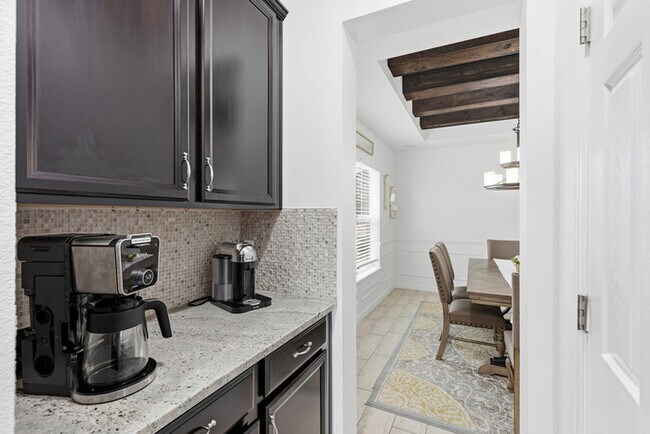 Building Photo - Waterfront Lake Nona Pool Home