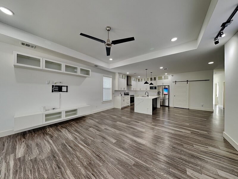 Building Photo - 1920 Carver Ave