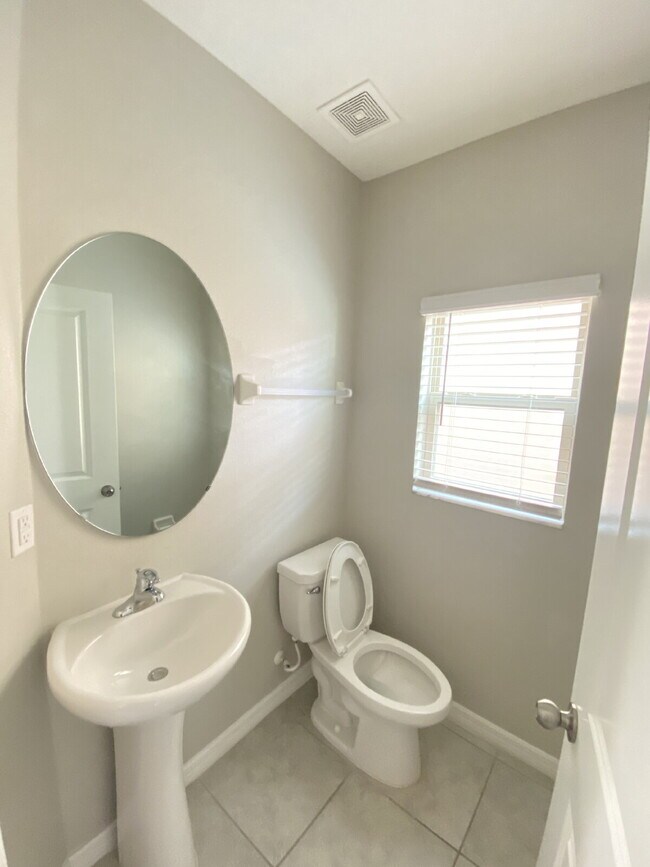 Building Photo - 7012 Samuel Ivy Dr