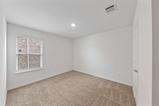 Building Photo - 503 Willow View Way