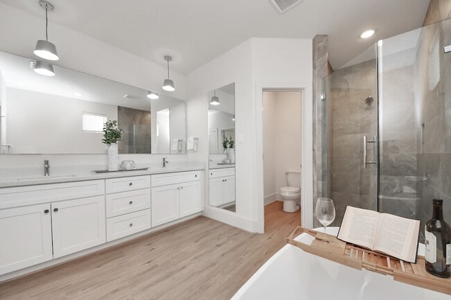 Building Photo - 1053 Glenn Ave