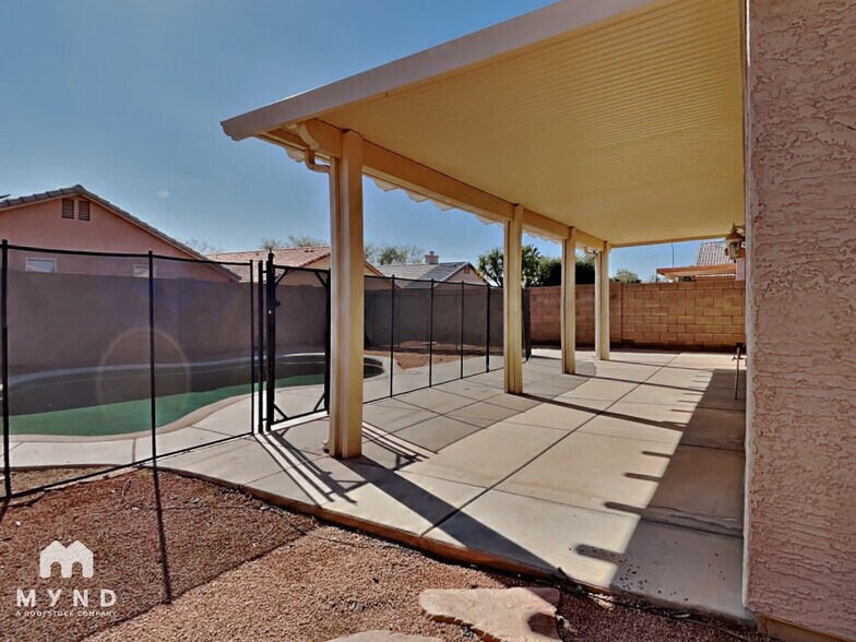 Building Photo - 13583 W Saguaro Ln