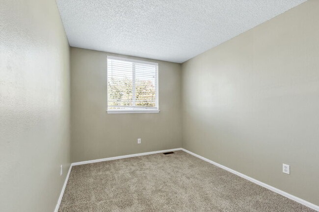 Building Photo - 5630 W 115th Ave