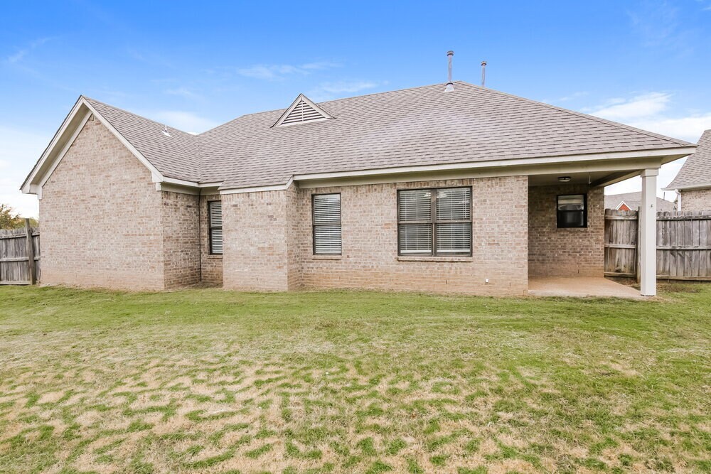 Building Photo - 90 Strawberry Field Cove