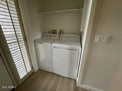 Building Photo - 2139 S La Rosa Dr
