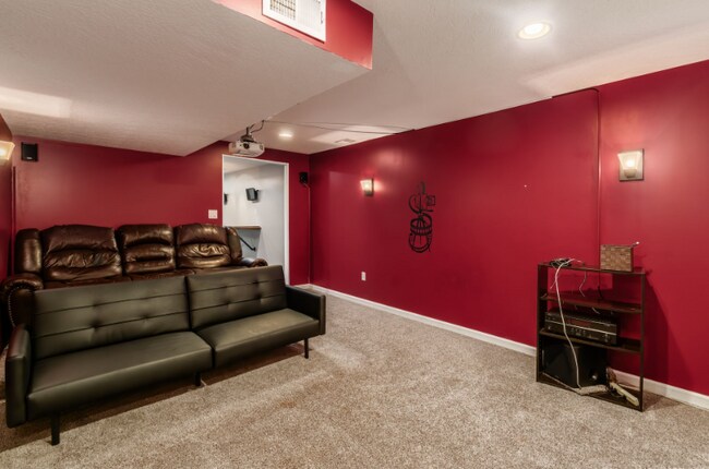 Building Photo - 8370 Payson Dr