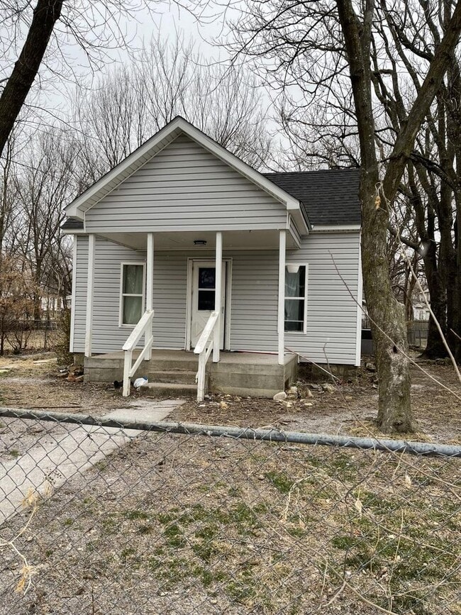 Building Photo - Cozy 3 Bedroom Home for Rent in Joplin