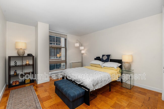 Building Photo - 1260 21st St NW