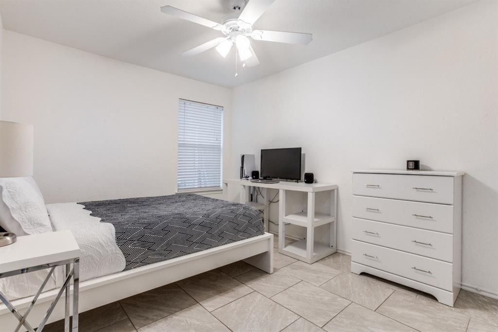 Building Photo - 3616 Sand Dunes Ave