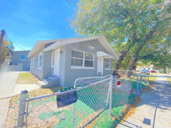 Building Photo - 812 W Livingston St