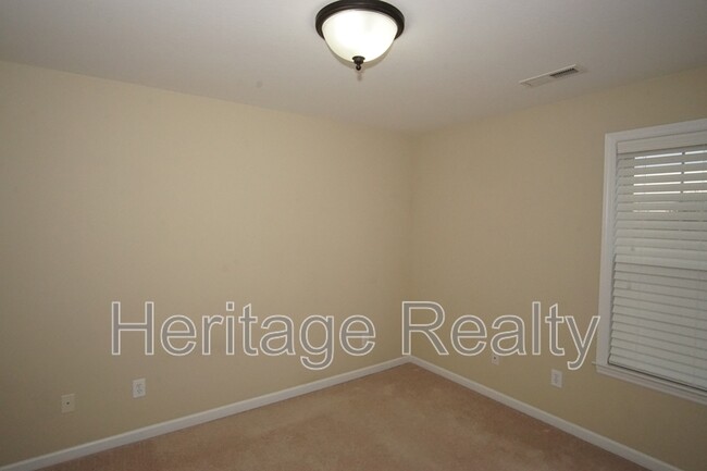 Building Photo - 11100 Autumn Hollow Ln