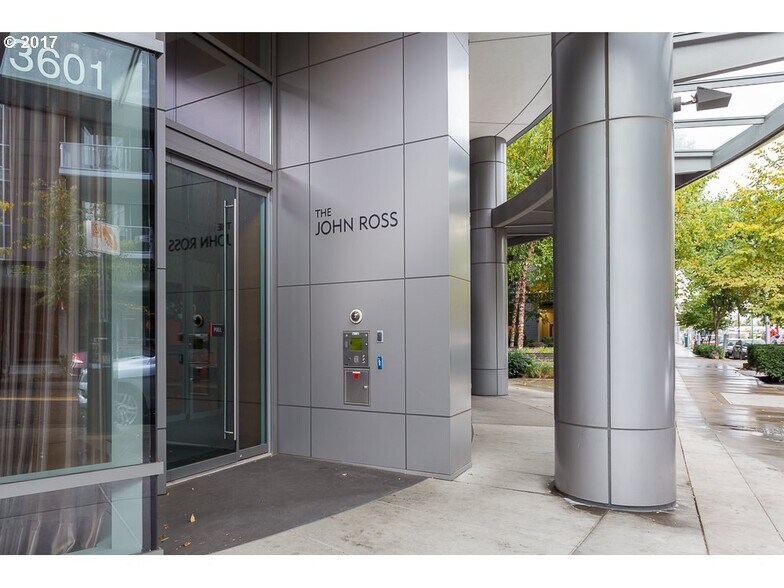 Building Photo - 3601 sw river parkway