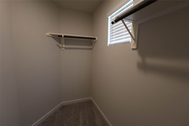 Building Photo - 7757 Bergamot Cir