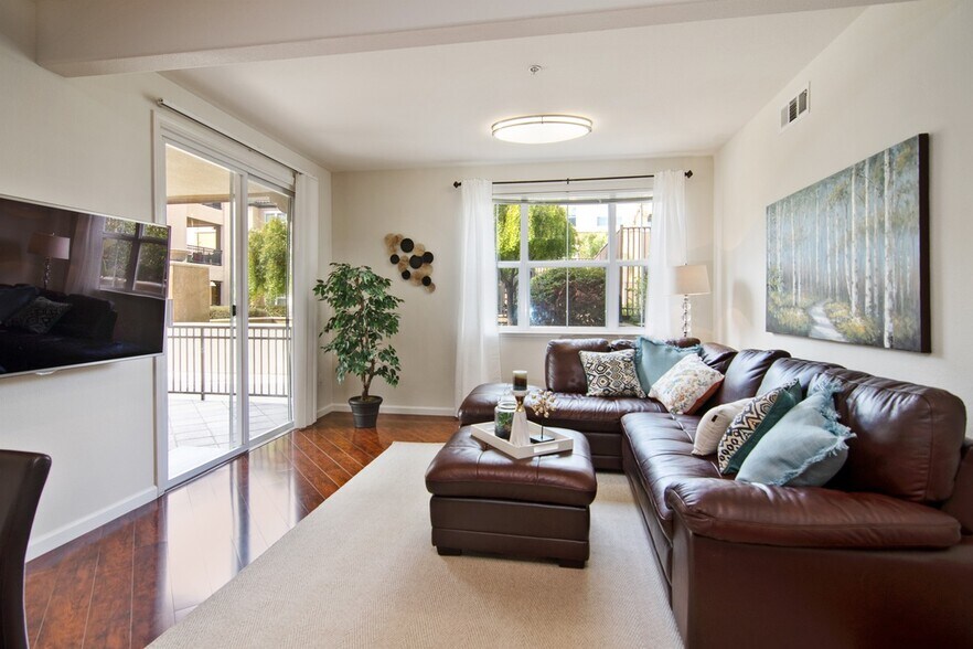 Big Living Room - 1883 AGNEW RD UNIT 362