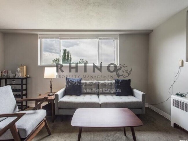 Building Photo - 615 Grand St E