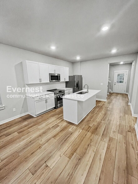 Building Photo - 710 Mickelson Wy