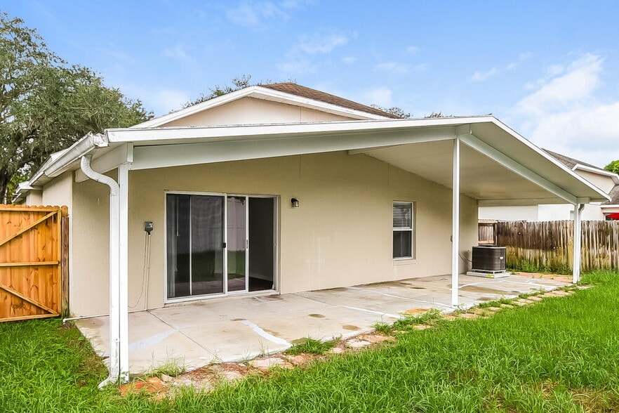 Building Photo - 92 Pine Forest Pl