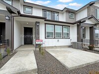 Building Photo - 4120 W Perspective St