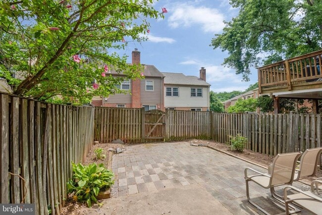 Building Photo - 10257 Friendship Ct