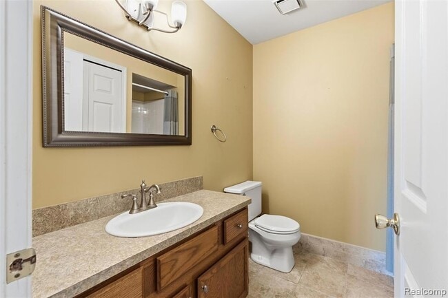 Building Photo - 15090 Northpointe Dr