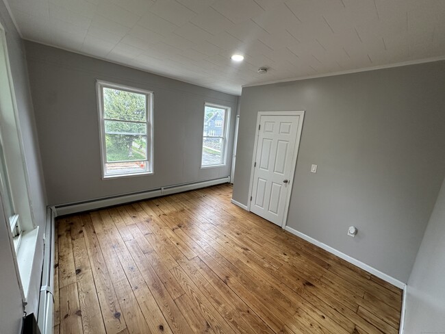 Building Photo - 224 Millville Ave