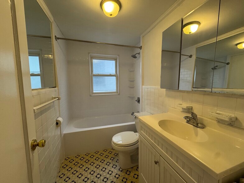 Building Photo - 63 Brookline Ave