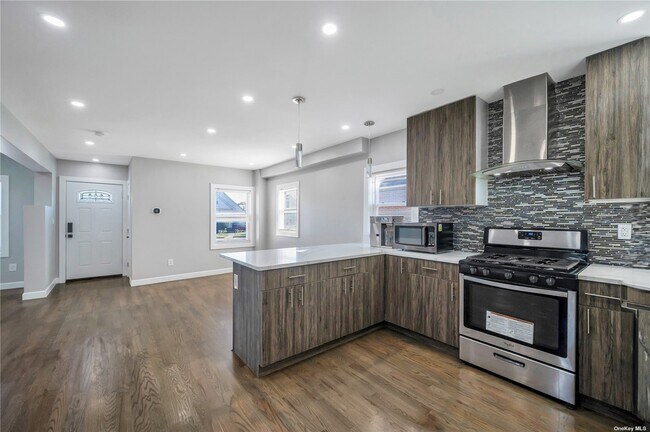 Building Photo - 119-2 226th St