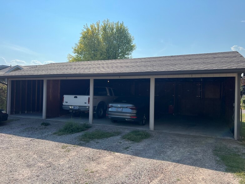 Parking - 161 Indian Trail Rd