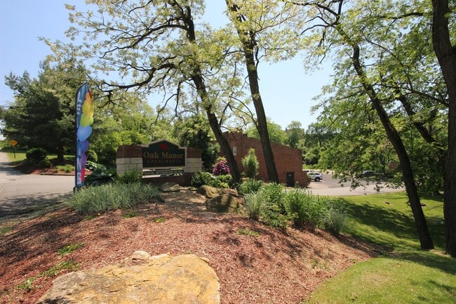 Building Photo - 204 Oak Manor Pl