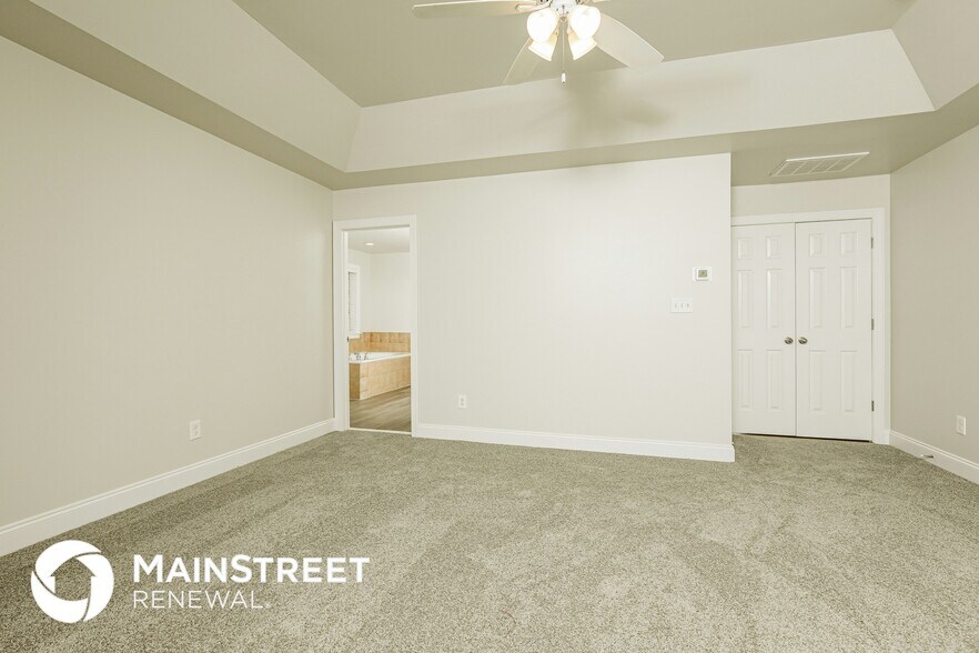 Building Photo - 165 Sutherland Dr