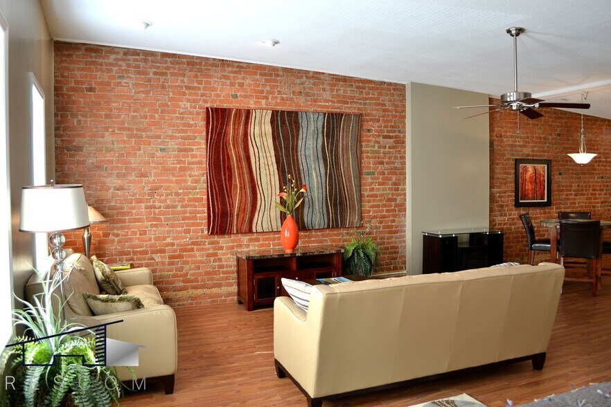 Building Photo - 274 25th St