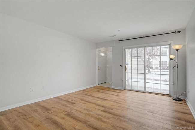 Building Photo - 261 Ruth Ct