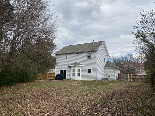 Building Photo - You can't miss this DEAL!