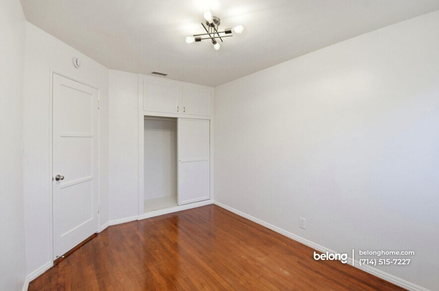 Building Photo - 185 N Batavia St