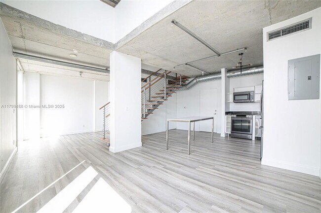 Building Photo - 690 SW 1st Ct
