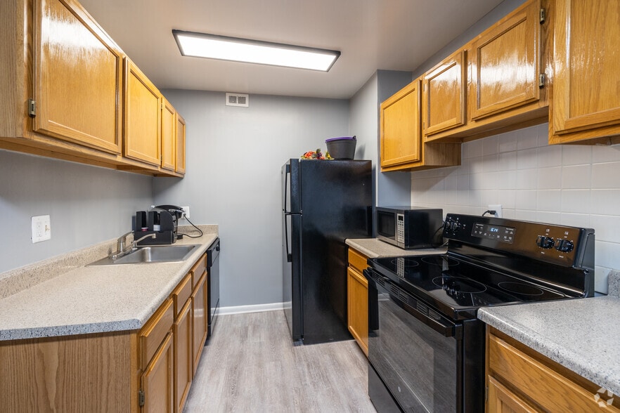 Primary Photo - Fox Hills North