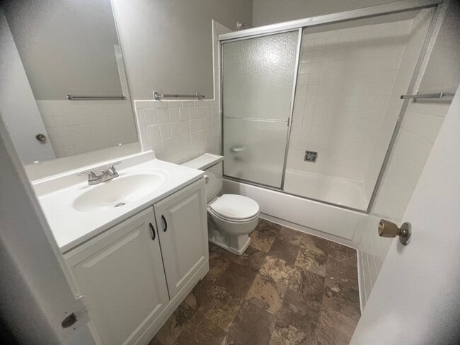 Building Photo - STUDIO Apartment Available