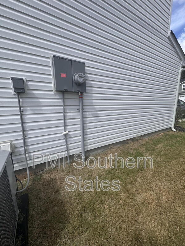 Building Photo - 926 Shakespeare Dr