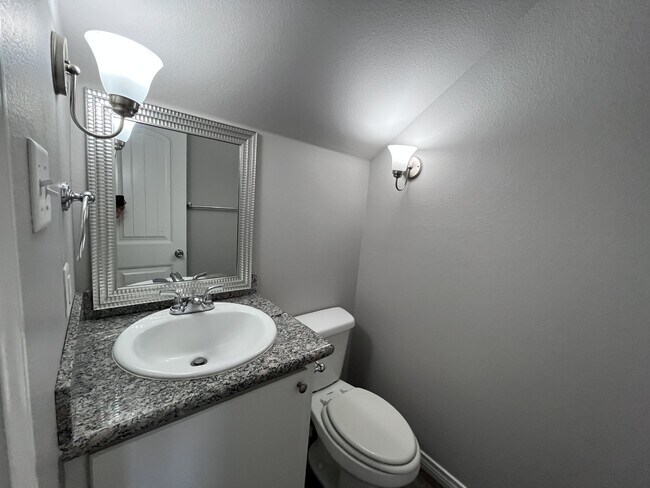 Building Photo - 3416 Itasca St