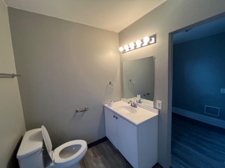 Building Photo - 1625 37th St