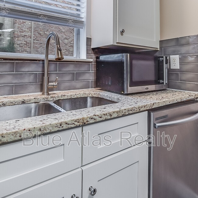 Building Photo - 3903 Hawthorne Ave