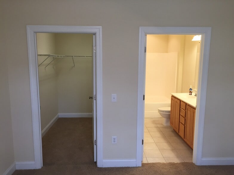 Master bedroom walk-in closet and bath - 2810 Bedford Green Dr