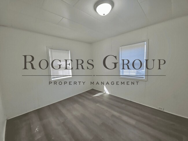 Building Photo - 926 Gay St