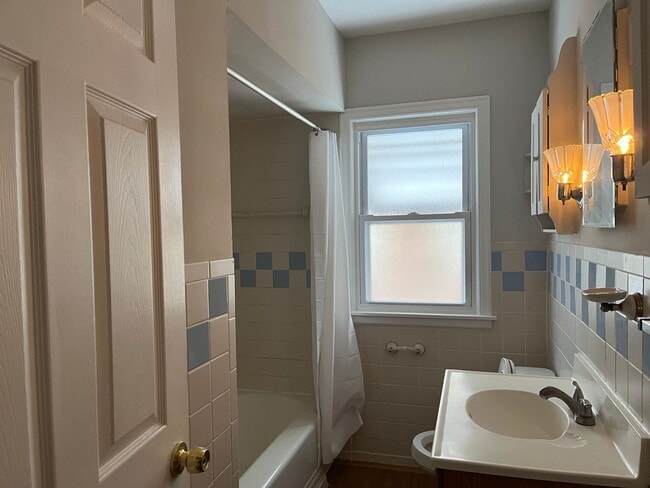 Building Photo - BRIDGETOWN - Charming 3+ bed 1.5 bath home
