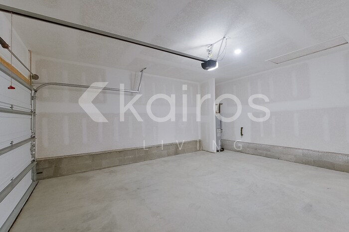 Building Photo - 4655 Malay Cir